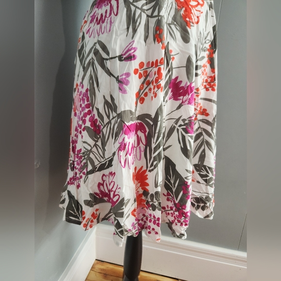 Old Navy Size Medium Multicolored‎ Floral Dress - Picture 6 of 7